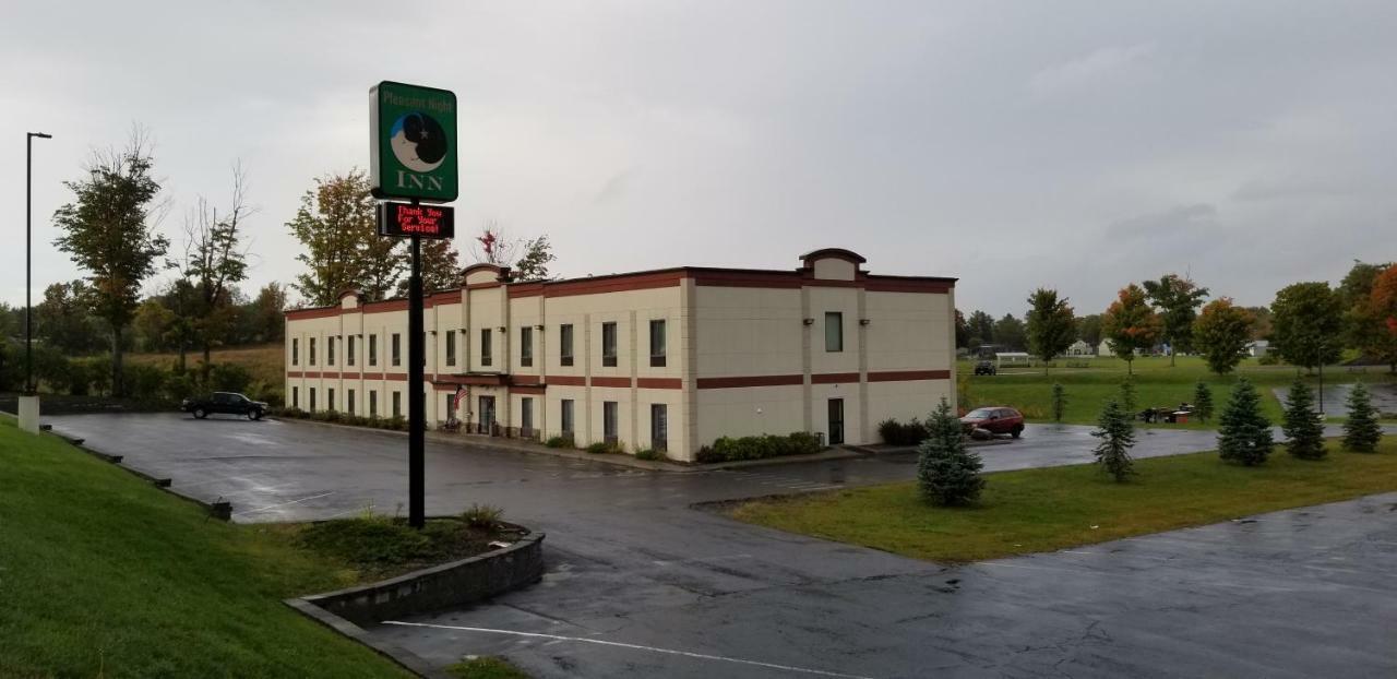 Pleasant Night Inn- Carthage Ny Eksteriør bilde
